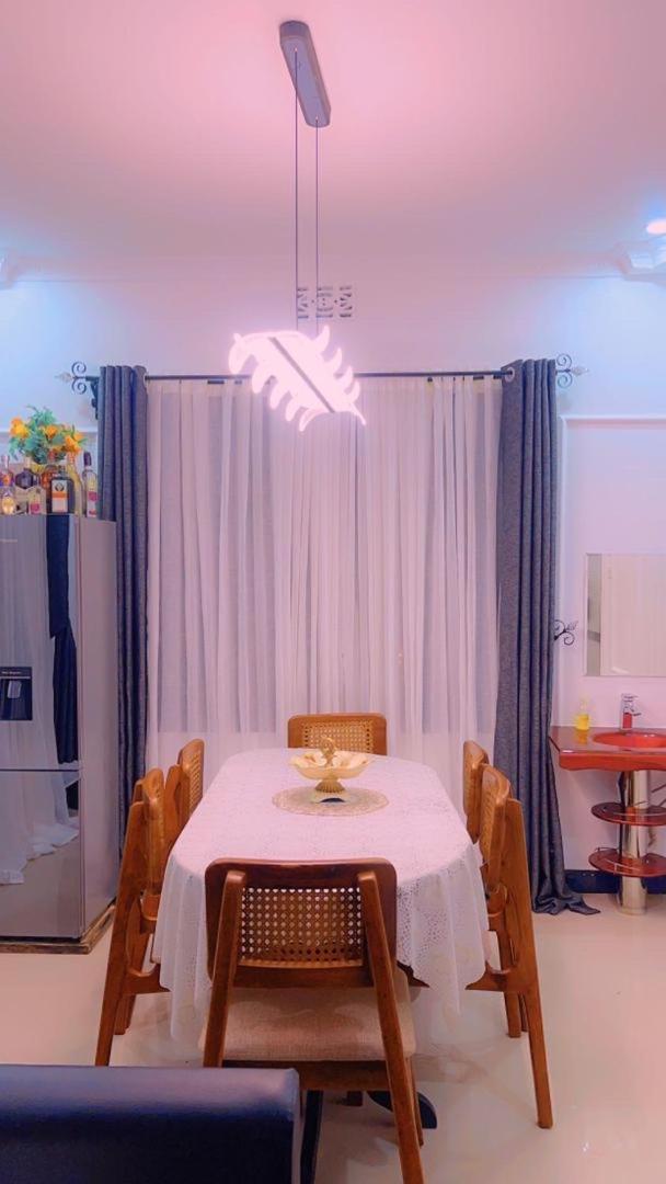 Evelina House Hostel Boma la Ngombe Екстериор снимка